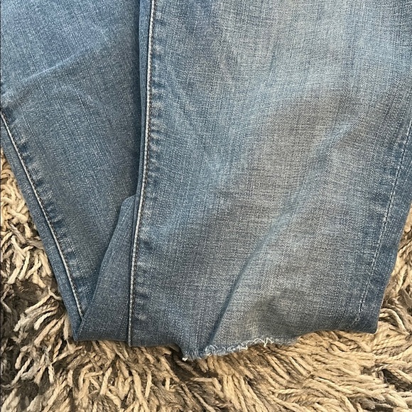 Frame Denim Blue Straight Leg Jeans with Vintage Wash - Picture 2 of 8